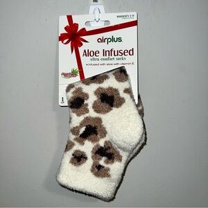 Airplus Aloe Infused Leopard Print Comfort Socks